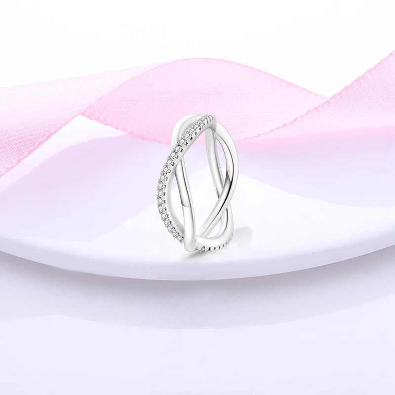 925 Silver Zircon Star Ring – Geometric Winding Line Design