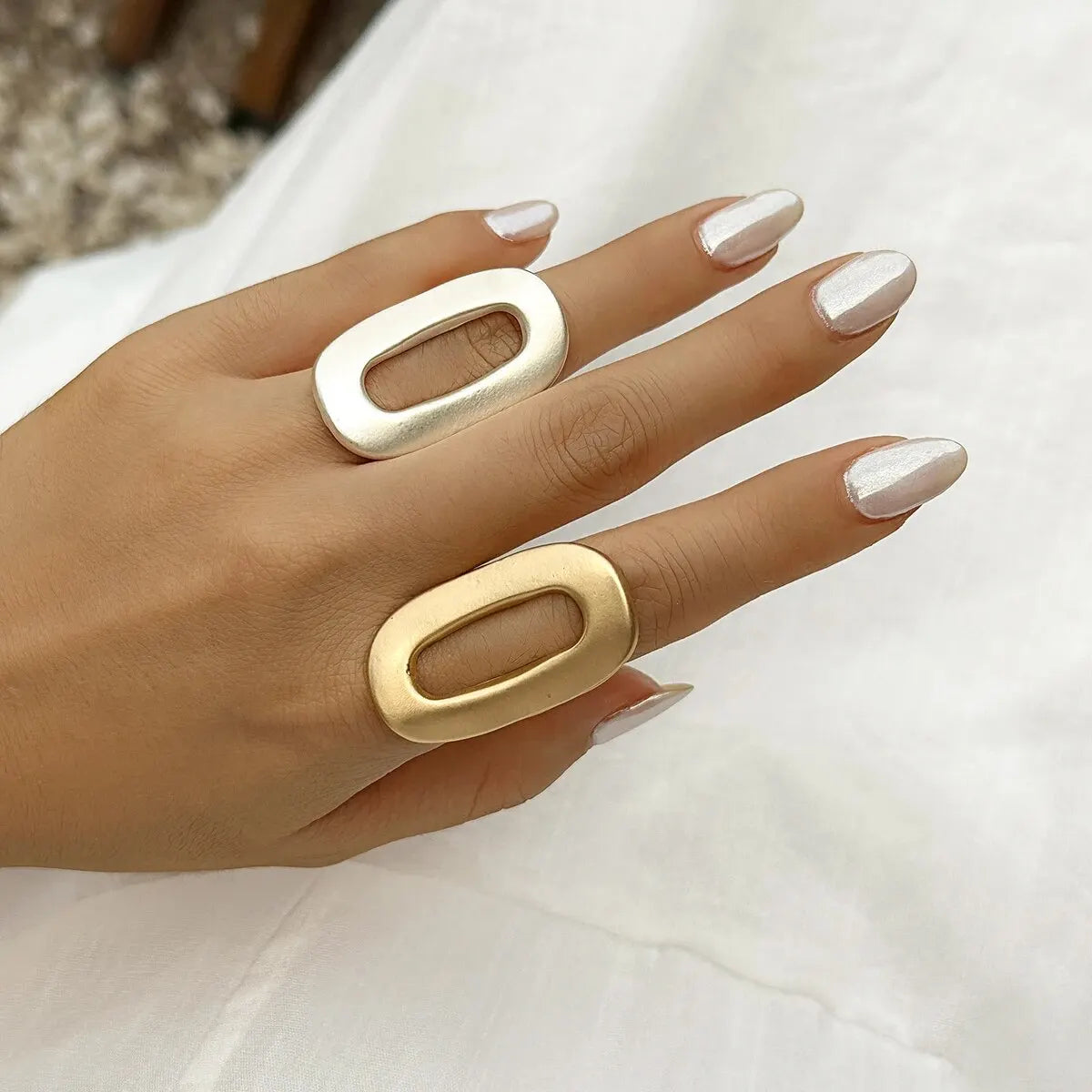 Exaggerated Geometric Oval Ring – Adjustable Hollow Metal Statement Ring