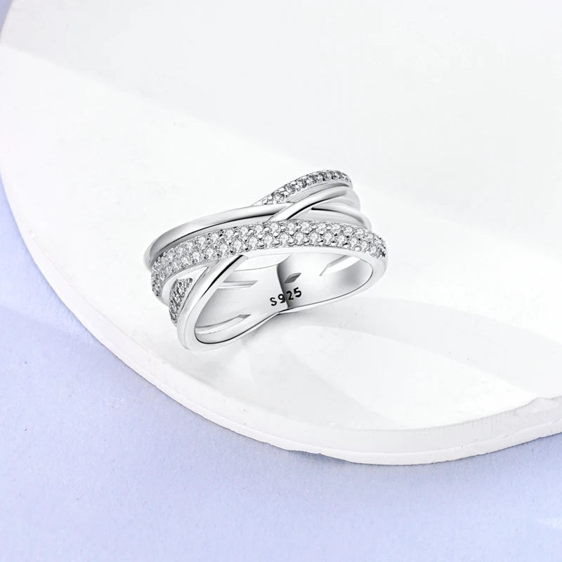 925 Silver Zircon Star Ring – Geometric Winding Line Design