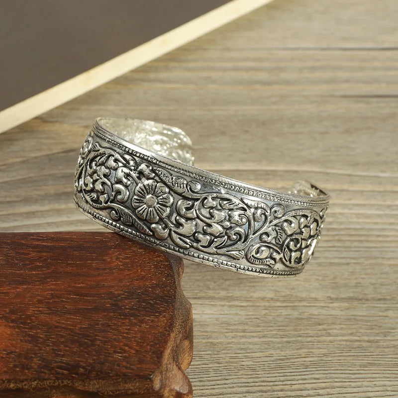 Bohemian Ethnic Retro Silver Wide Cuff Bracelet for Women – Carved Flower Opening Bangle Vintage Boho Jewelry