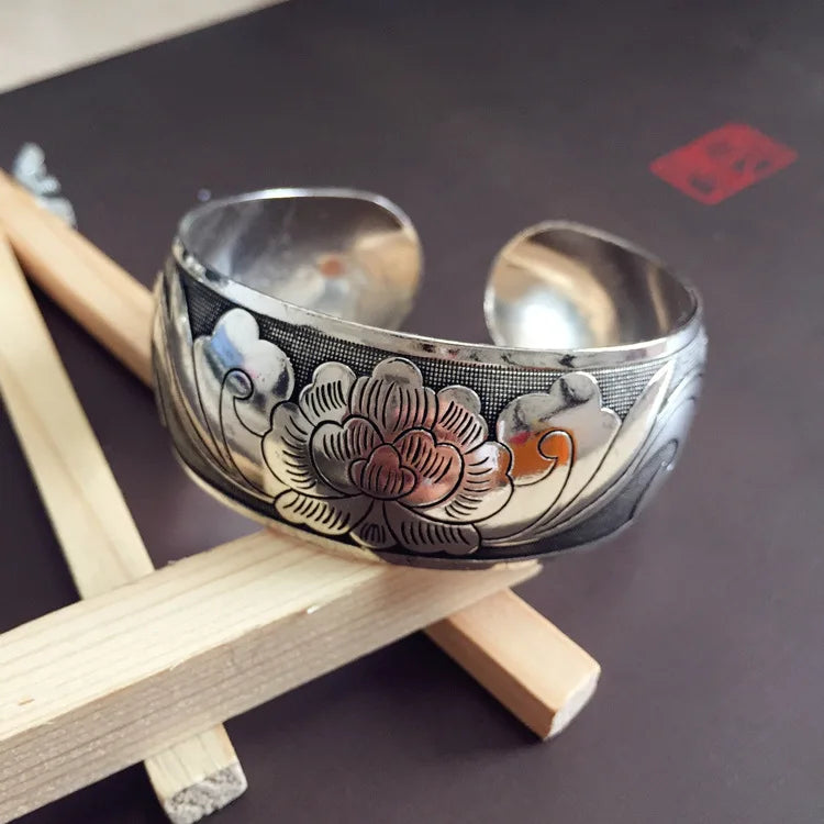 Bohemian Ethnic Retro Silver Wide Cuff Bracelet for Women – Carved Flower Opening Bangle Vintage Boho Jewelry