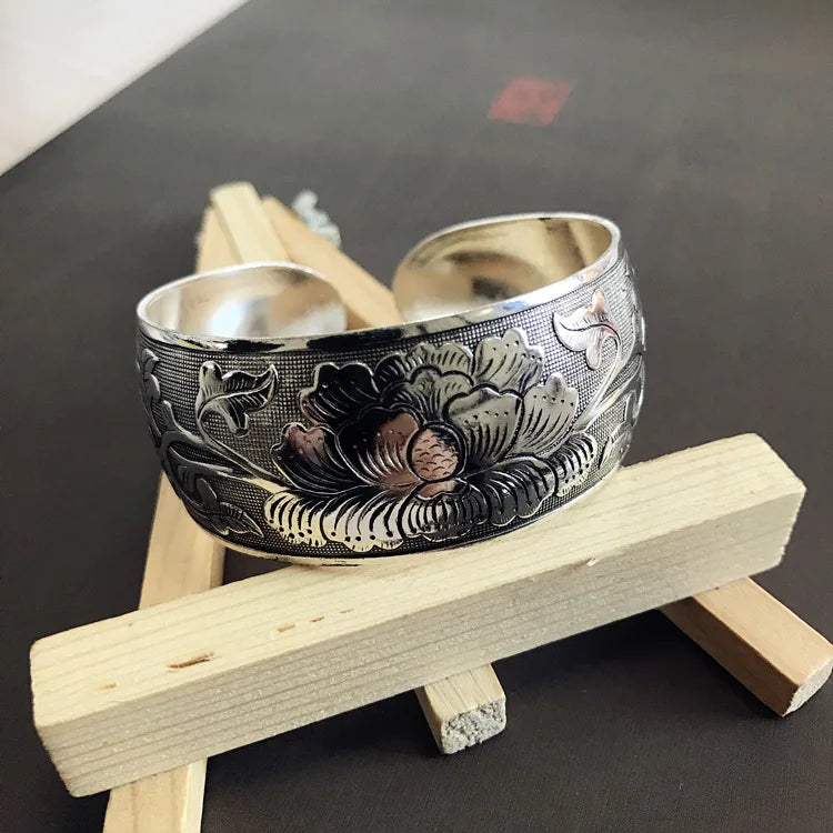 Bohemian Ethnic Retro Silver Wide Cuff Bracelet for Women – Carved Flower Opening Bangle Vintage Boho Jewelry